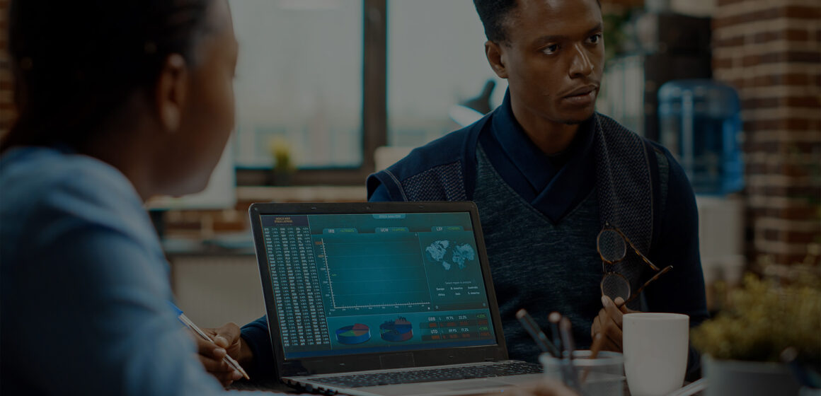 La montée silencieuse des faux experts